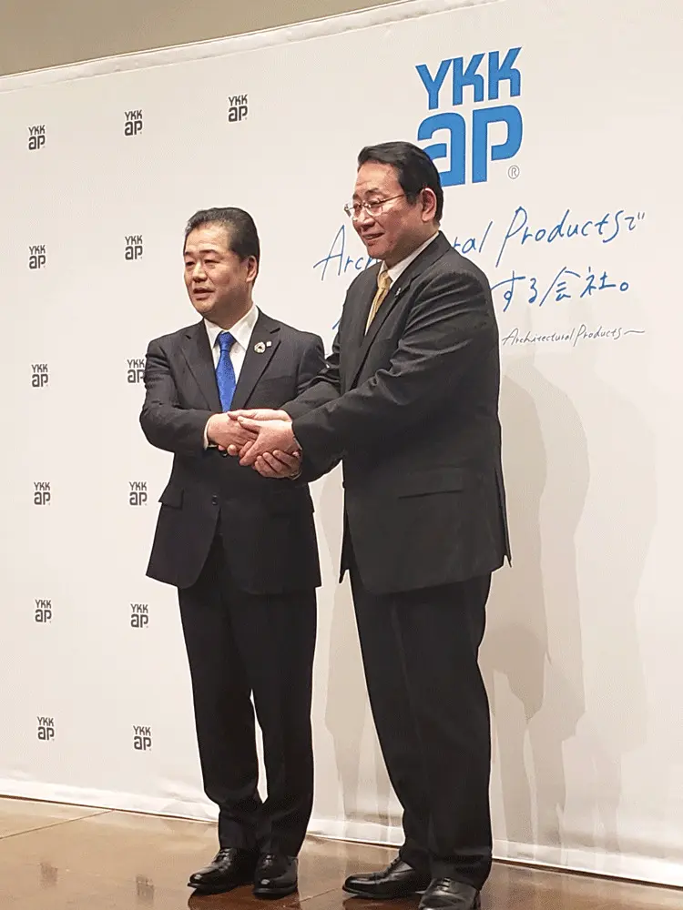 YKK AP、律儀に守った社長の65歳定年。堀氏は会長 魚津社長は黒部出身